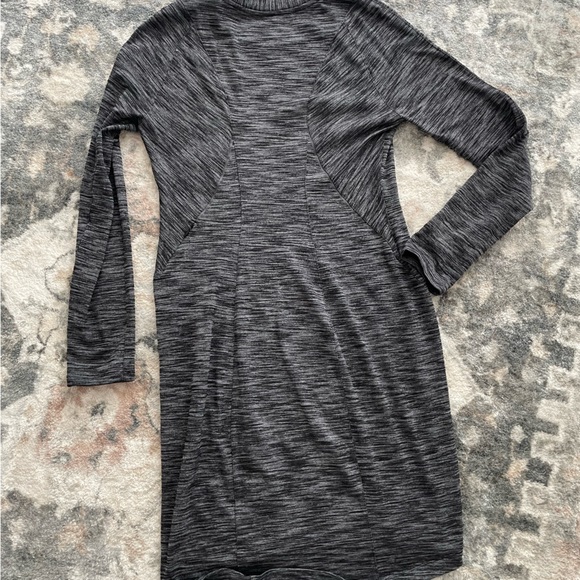 Lululemon Long Sleeve Dress - Size 6 - Picture 2 of 7